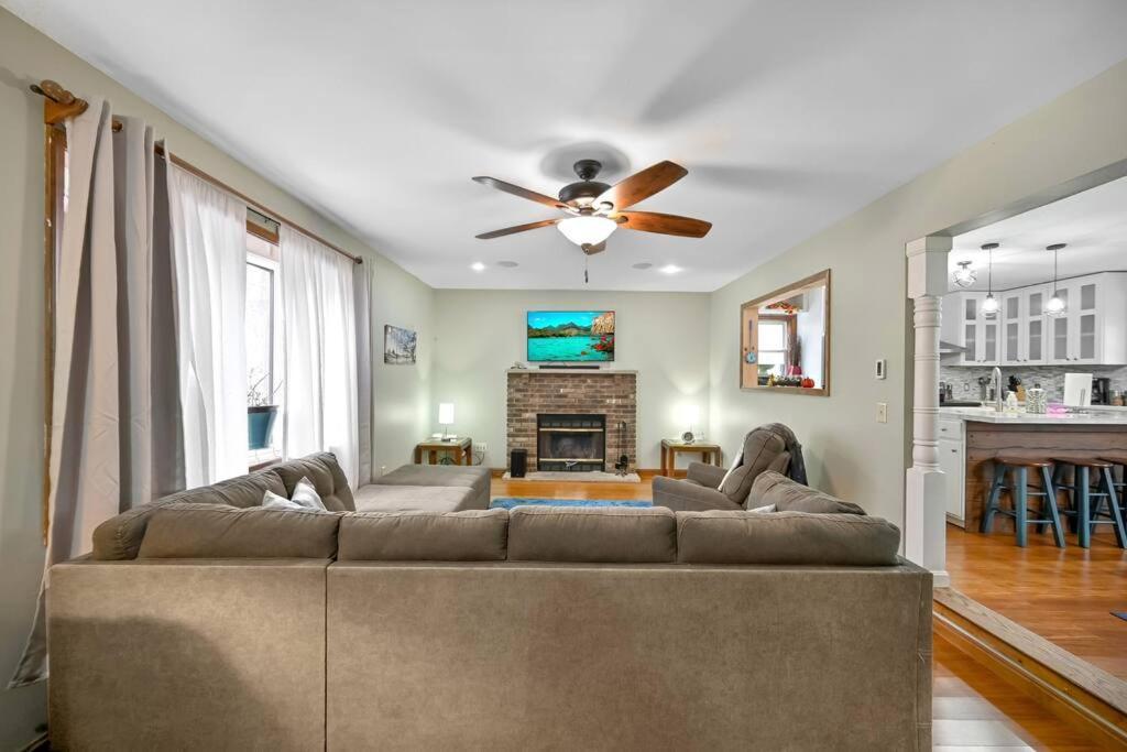 Poconos Peaceful Retreat - Families & Large Groups Holiday home *